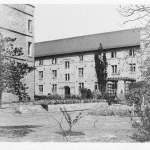 Looking across quadrangle towards West (Sheldon) Wing from site of Octagon 19-9-63